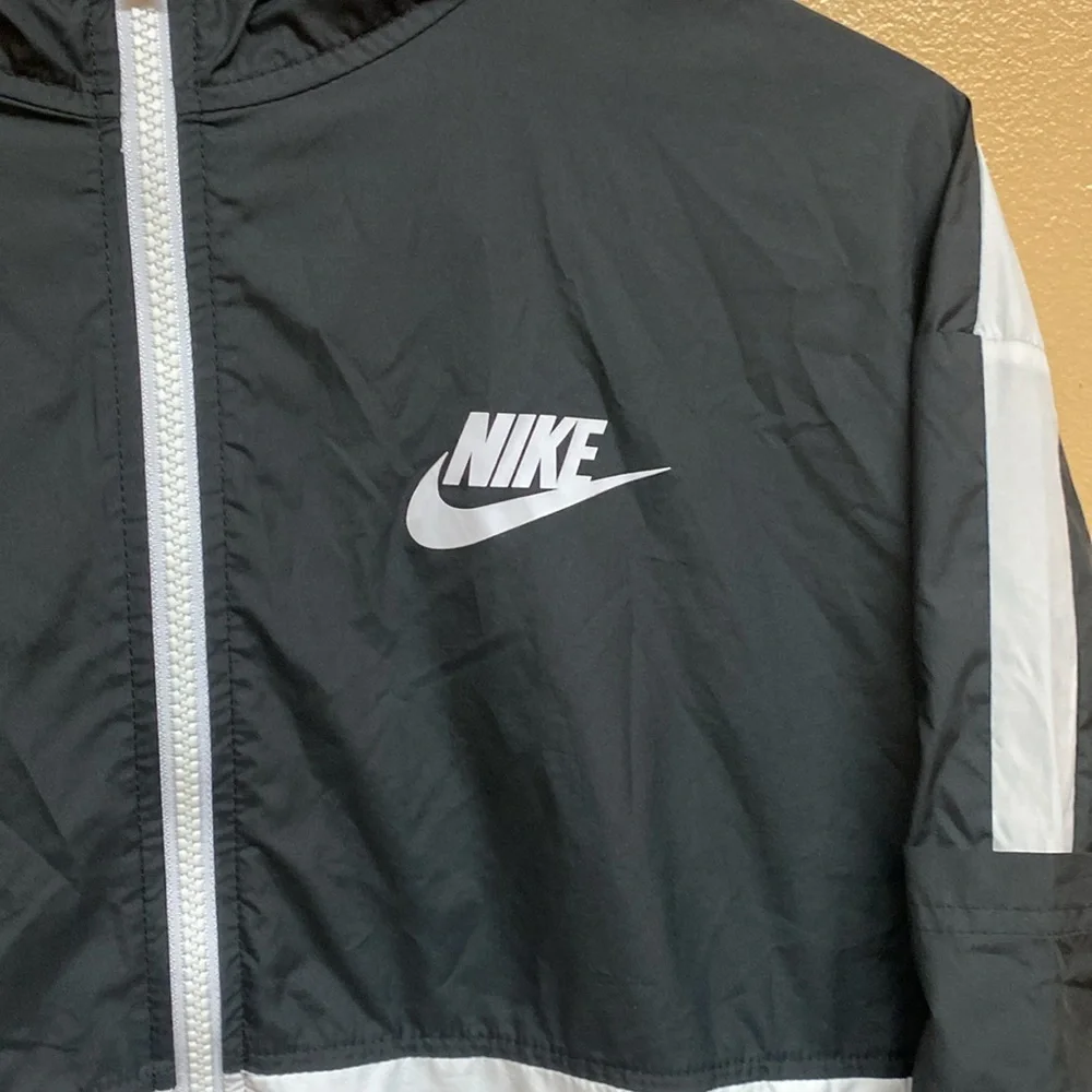 Nike Crop Trop Windbreaker “Black White” - Picture 3 of 10